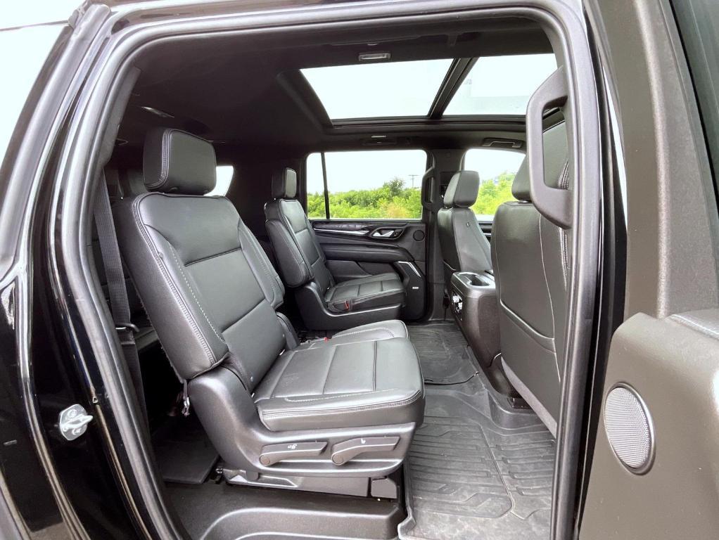 used 2022 GMC Yukon XL car, priced at $51,664