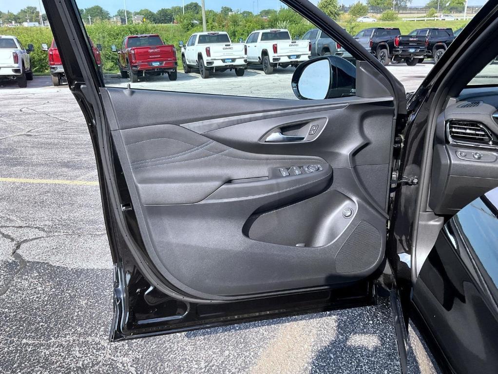 new 2025 Buick Envista car, priced at $29,513