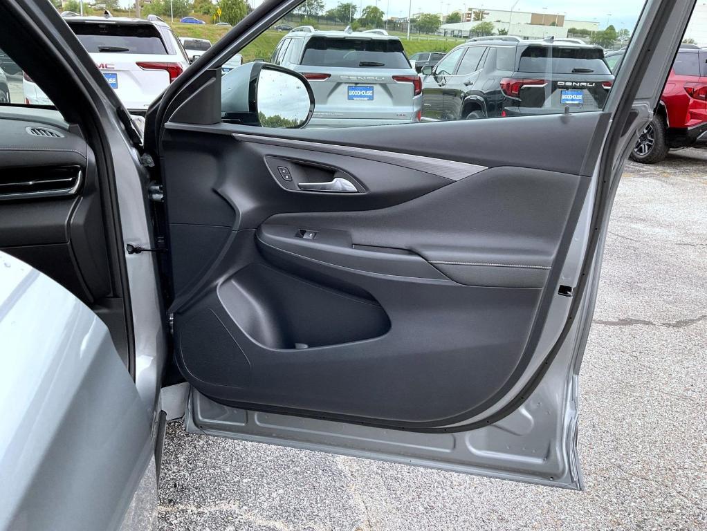 new 2026 Buick Envista car, priced at $32,449