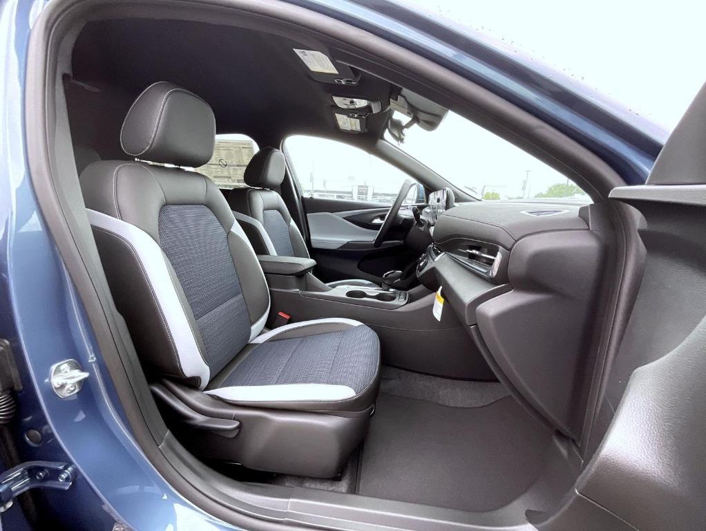 new 2025 Buick Envista car, priced at $26,984