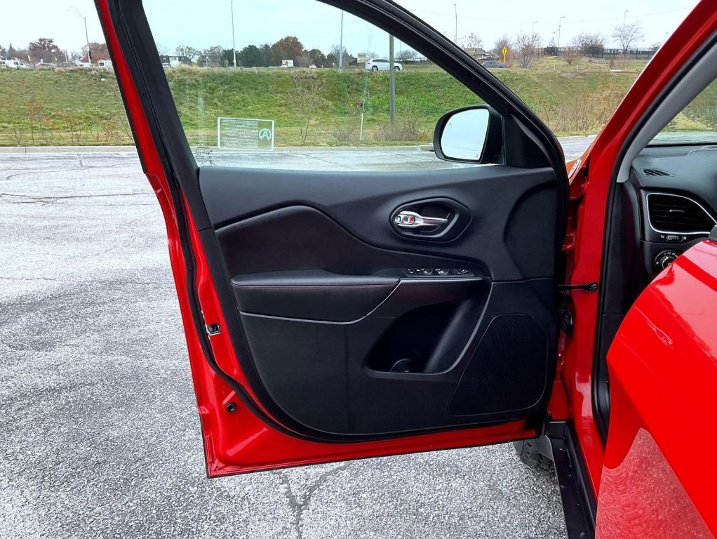 used 2019 Jeep Cherokee car, priced at $21,770