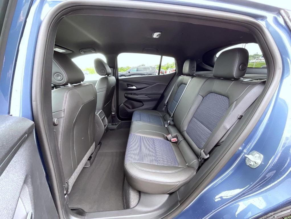 new 2025 Buick Envista car, priced at $26,393