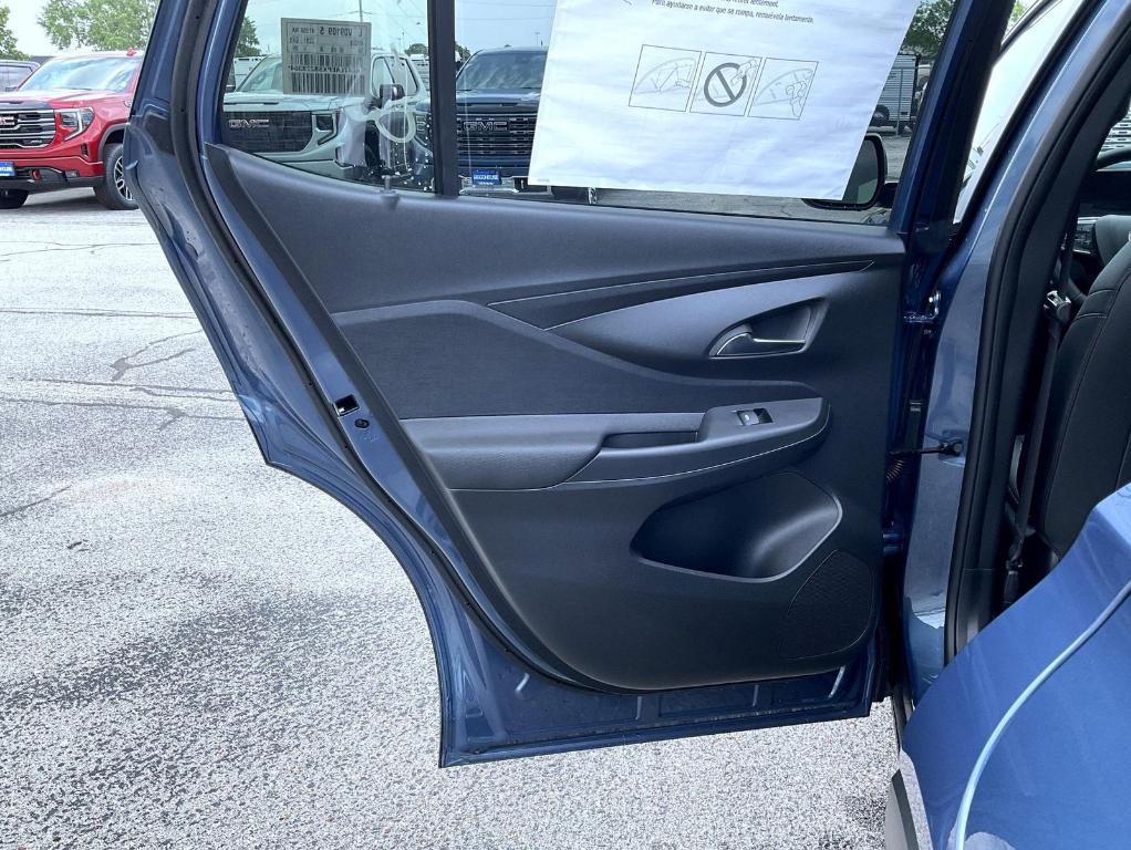 new 2025 Buick Envista car, priced at $26,393
