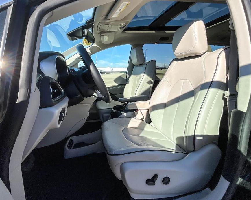 used 2017 Chrysler Pacifica Hybrid car, priced at $16,816