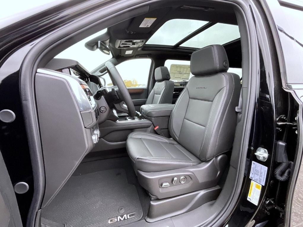 new 2025 GMC Yukon XL car, priced at $91,759