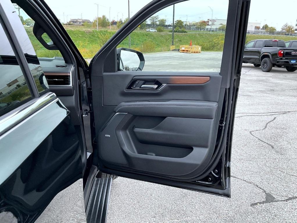 new 2025 GMC Yukon XL car, priced at $91,759