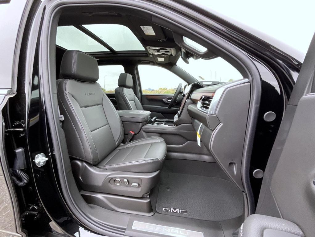 new 2025 GMC Yukon XL car, priced at $91,759