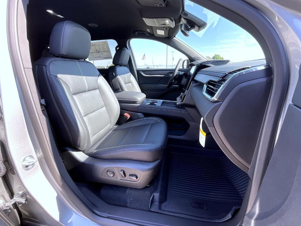 new 2025 GMC Acadia car, priced at $52,574