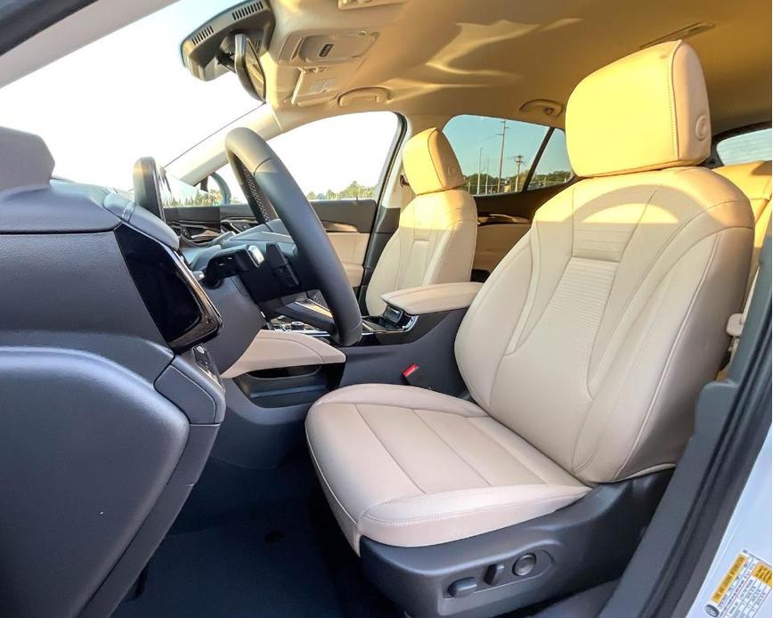 new 2024 Buick Envision car, priced at $36,594