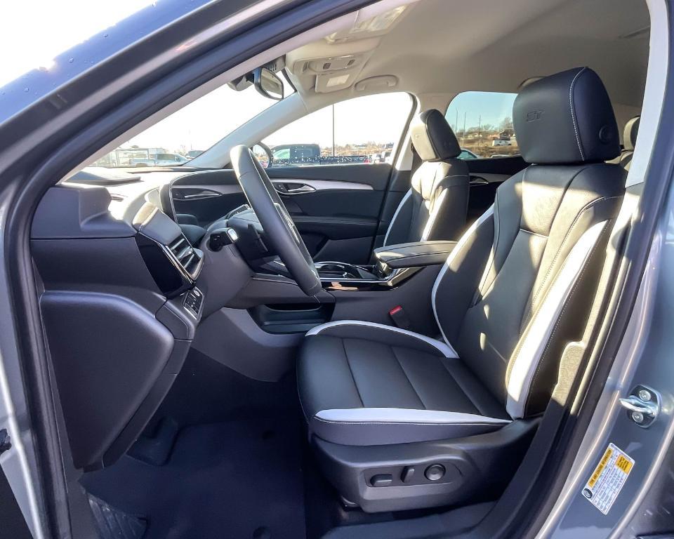 new 2025 Buick Envision car, priced at $42,539