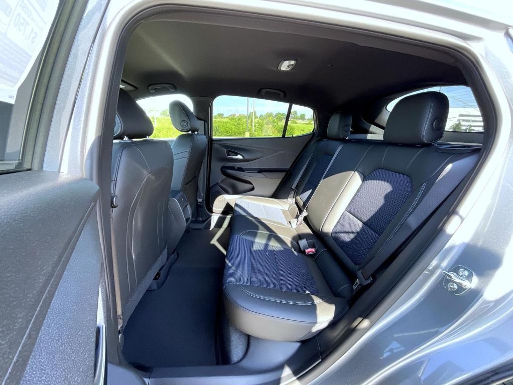 new 2025 Buick Envista car, priced at $26,393