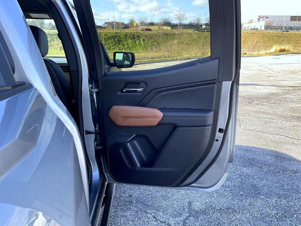 new 2025 GMC Canyon car, priced at $49,784