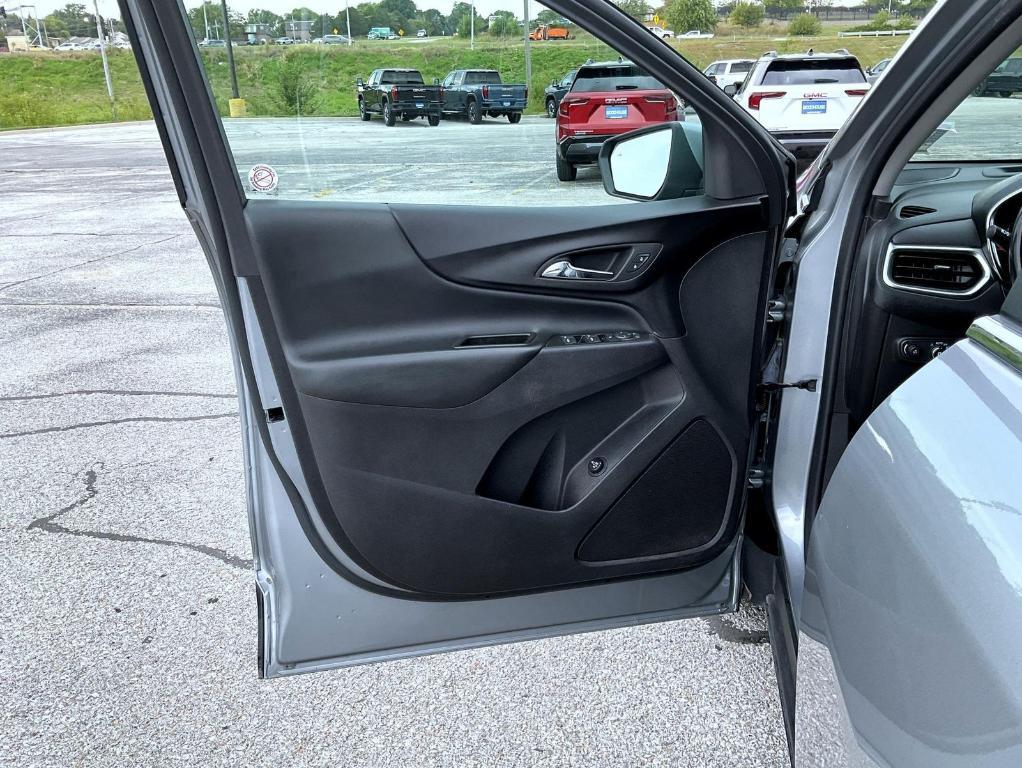 used 2024 Chevrolet Equinox car, priced at $25,250