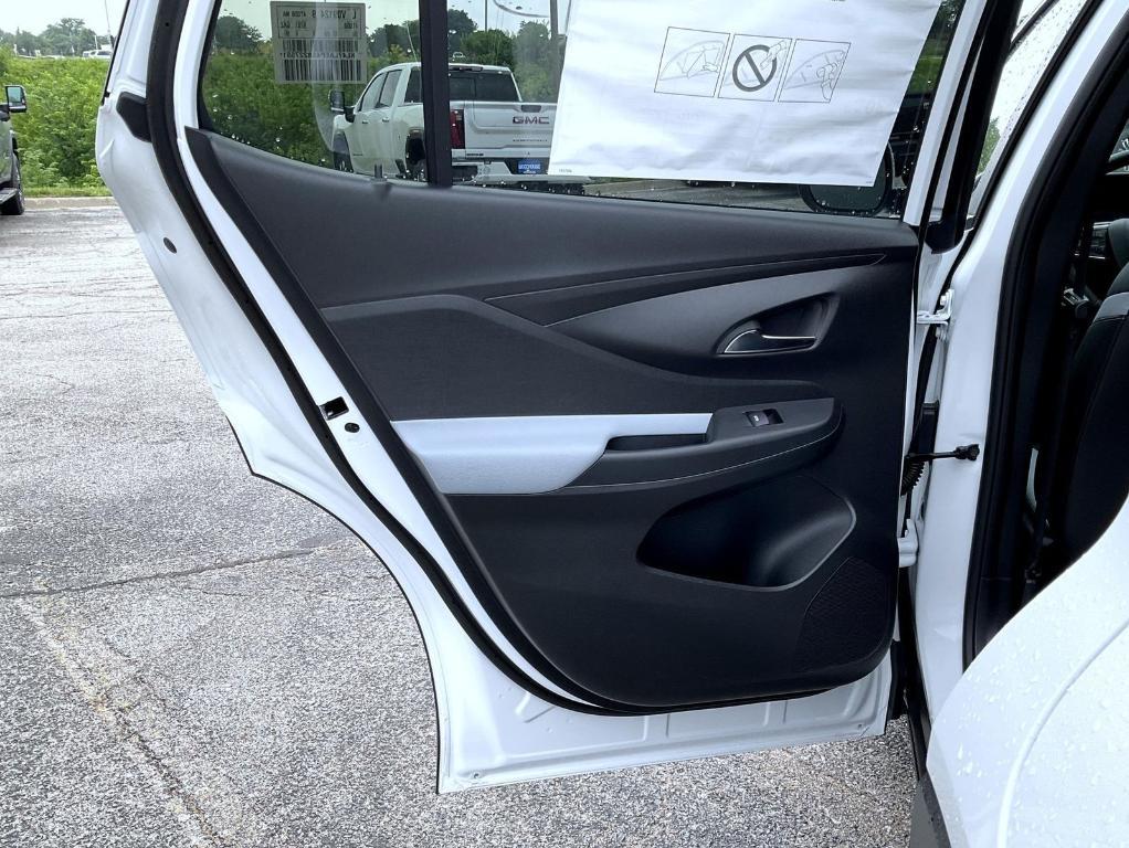 new 2025 Buick Envista car, priced at $25,936
