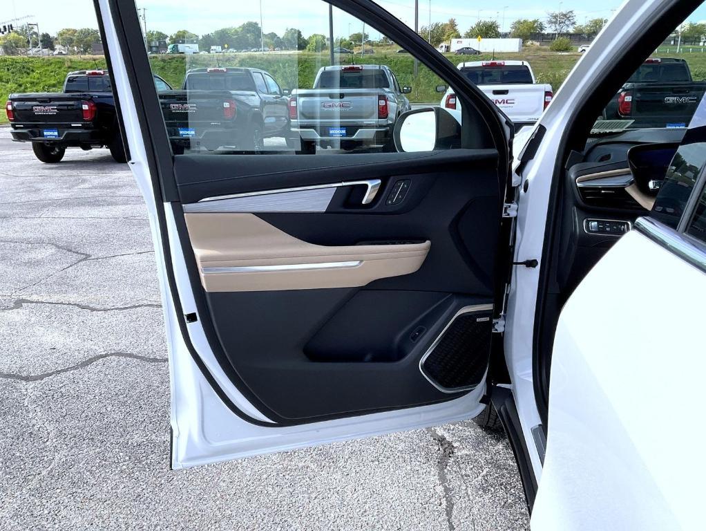 new 2026 Buick Enclave car, priced at $52,609