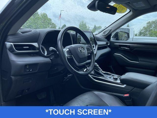 used 2022 Toyota Highlander car, priced at $36,989