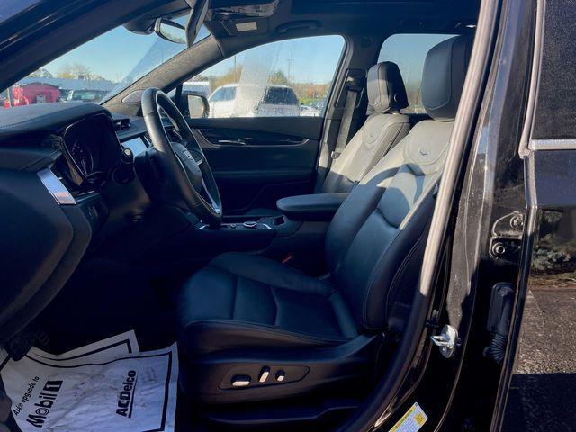 used 2025 Cadillac XT6 car, priced at $49,495