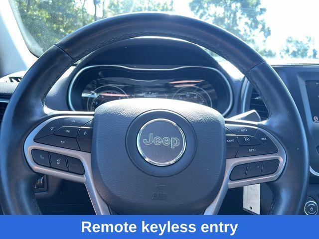 used 2019 Jeep Cherokee car, priced at $17,995