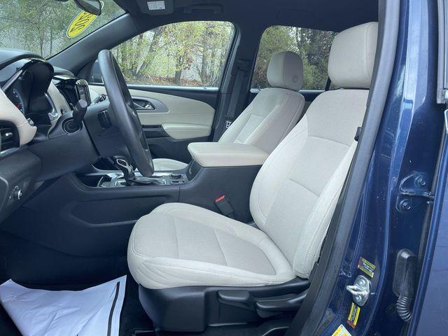 used 2023 Chevrolet Traverse car, priced at $28,495