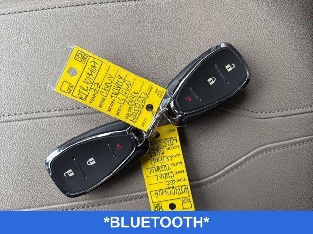 used 2022 Chevrolet Traverse car, priced at $21,495