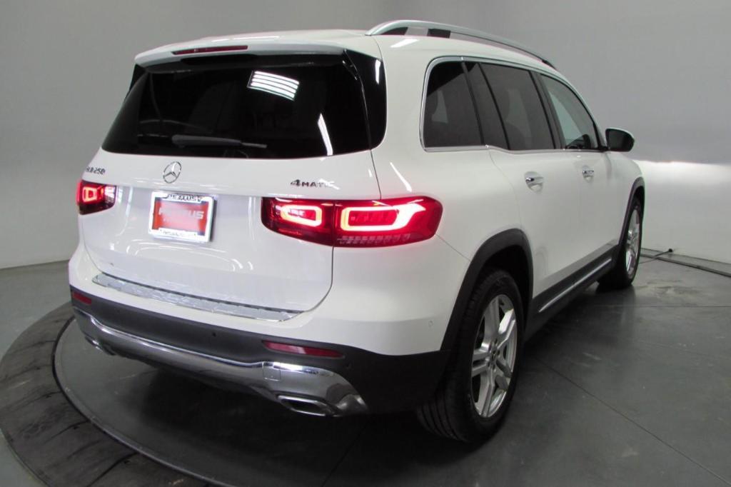 used 2020 Mercedes-Benz GLB 250 car, priced at $24,888