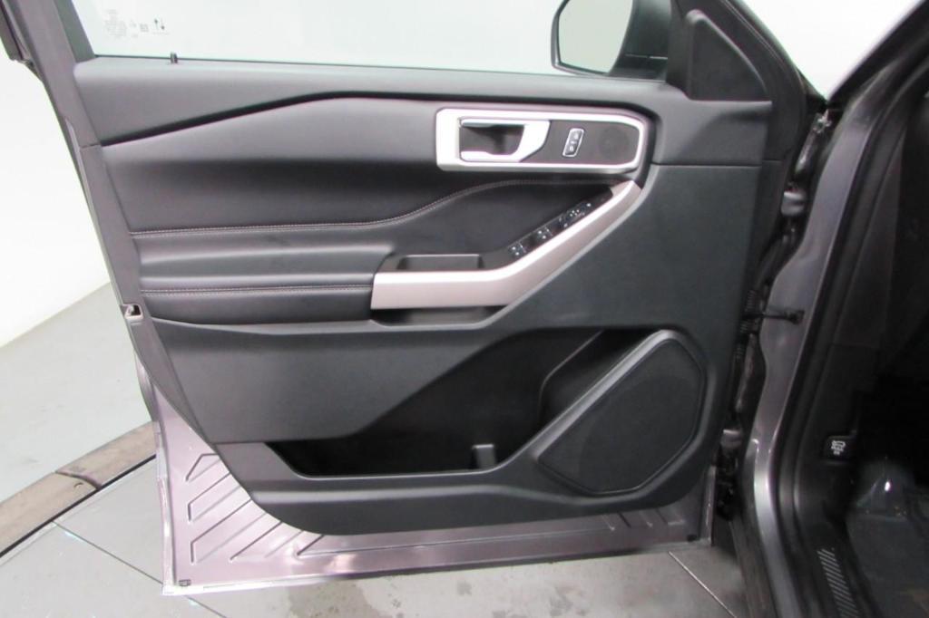 used 2023 Ford Explorer car