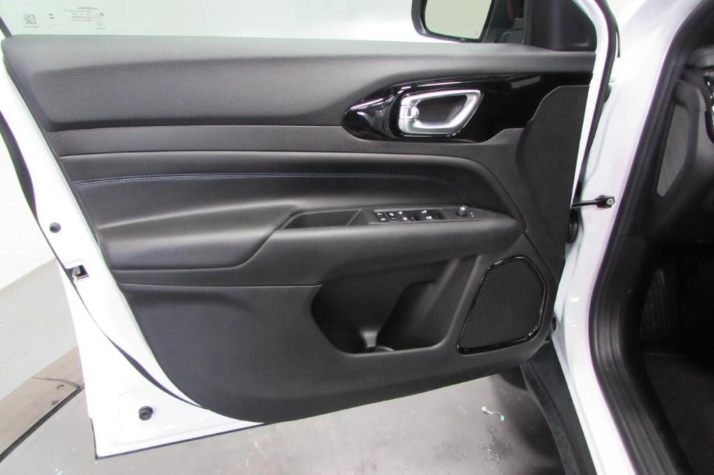 new 2025 Jeep Compass car, priced at $31,835