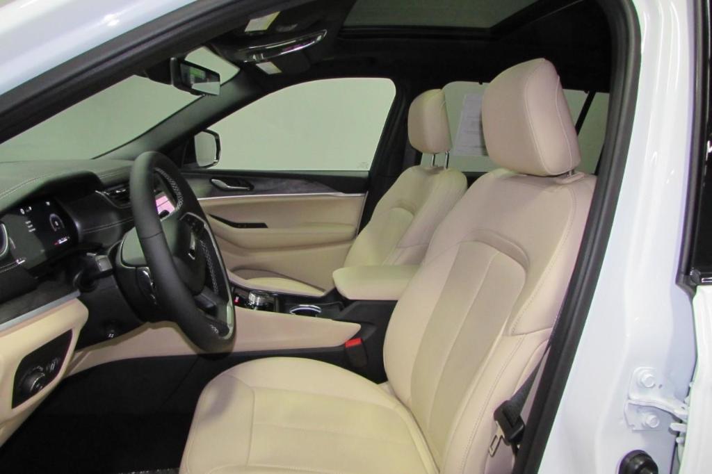 new 2025 Jeep Grand Cherokee L car, priced at $54,990
