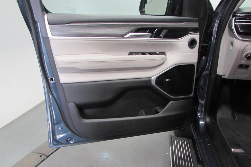 used 2023 Jeep Wagoneer car, priced at $46,998