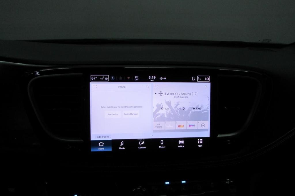 new 2025 Chrysler Pacifica car, priced at $42,919