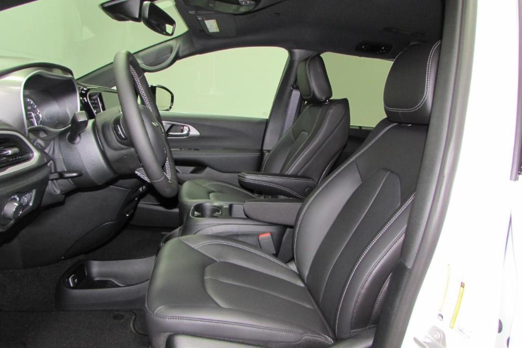 new 2025 Chrysler Voyager car, priced at $39,776