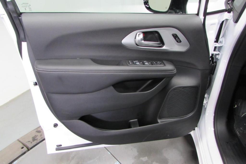 new 2025 Chrysler Pacifica car, priced at $50,606