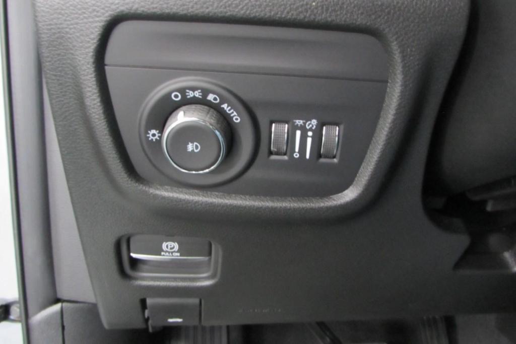 new 2025 Jeep Grand Cherokee L car, priced at $49,938
