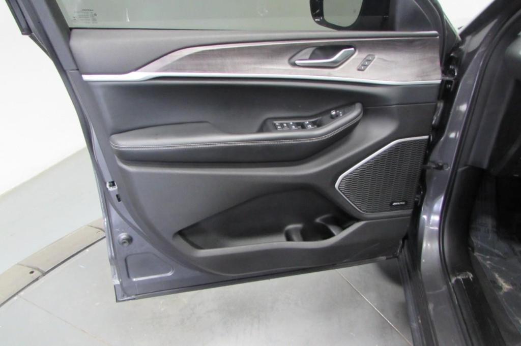 used 2022 Jeep Grand Cherokee L car, priced at $34,546