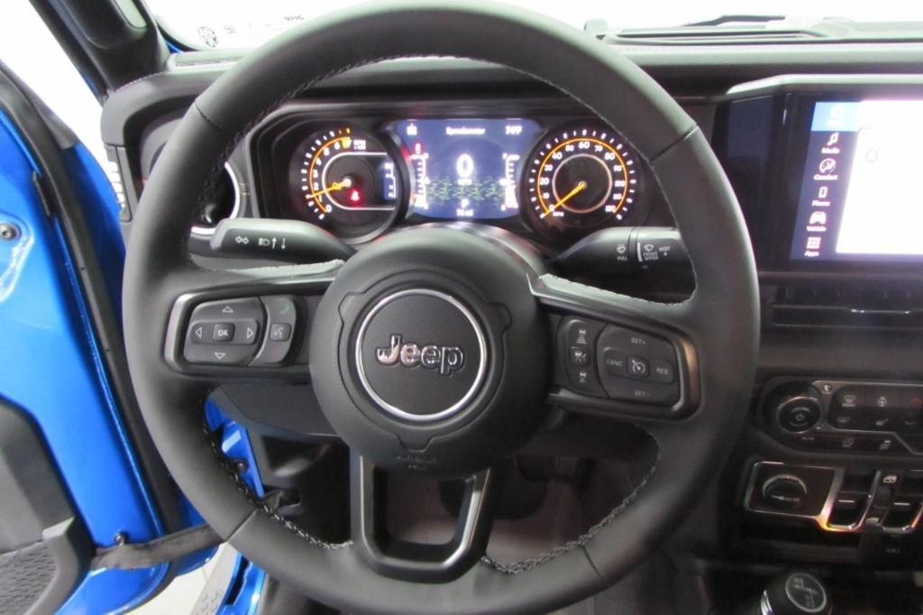 new 2025 Jeep Gladiator car