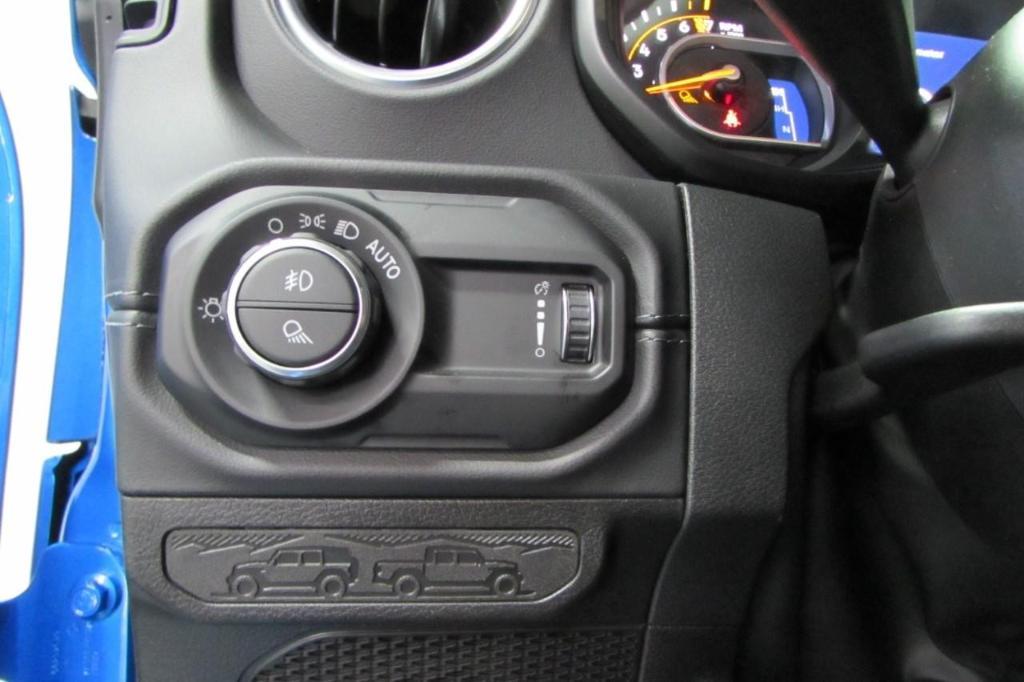new 2025 Jeep Gladiator car