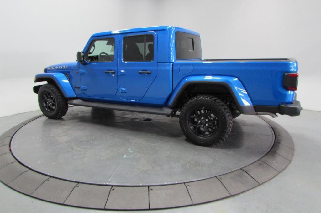 new 2025 Jeep Gladiator car