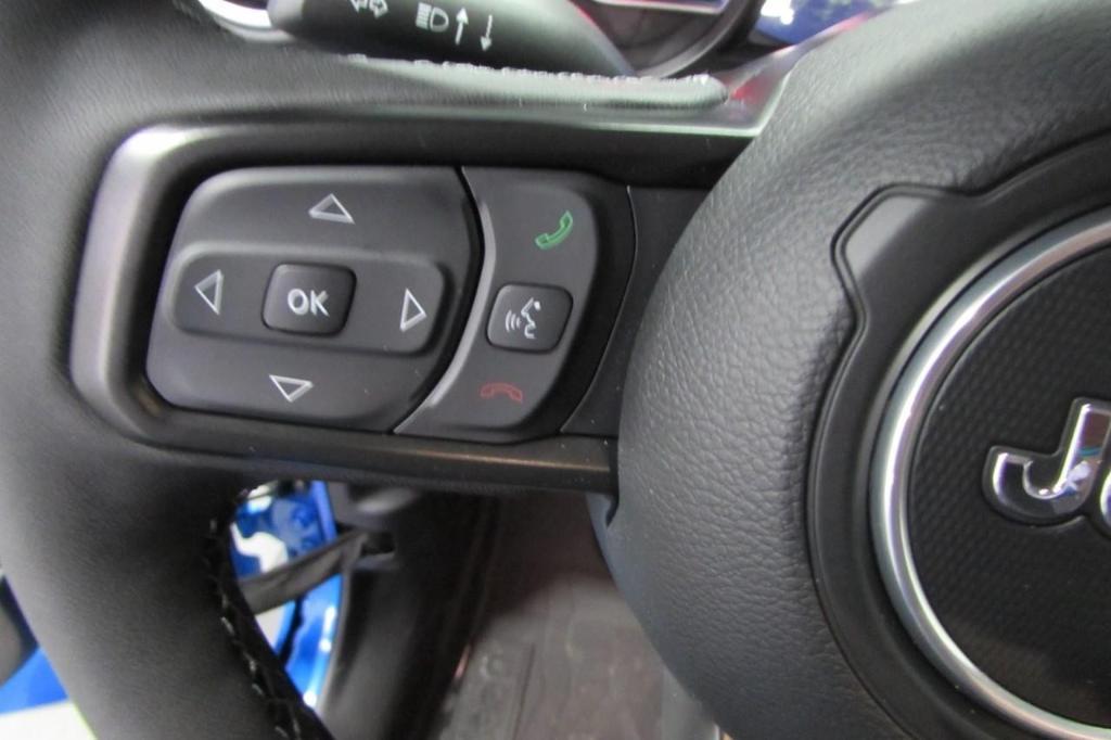 new 2025 Jeep Gladiator car