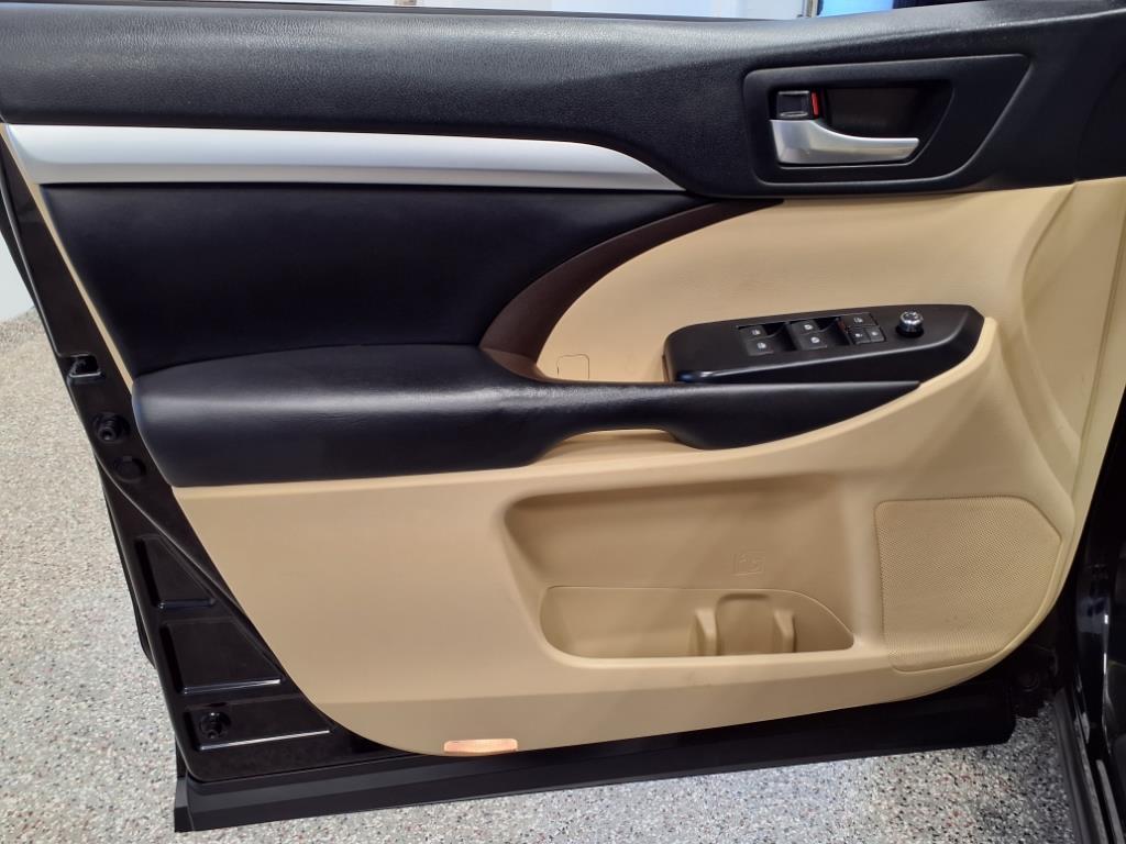 used 2018 Toyota Highlander car, priced at $19,995