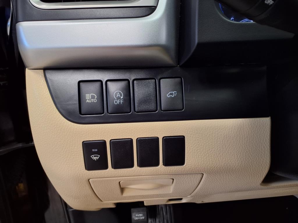 used 2018 Toyota Highlander car, priced at $19,995
