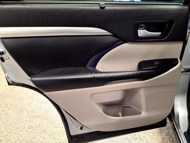 used 2014 Toyota Highlander car, priced at $10,995