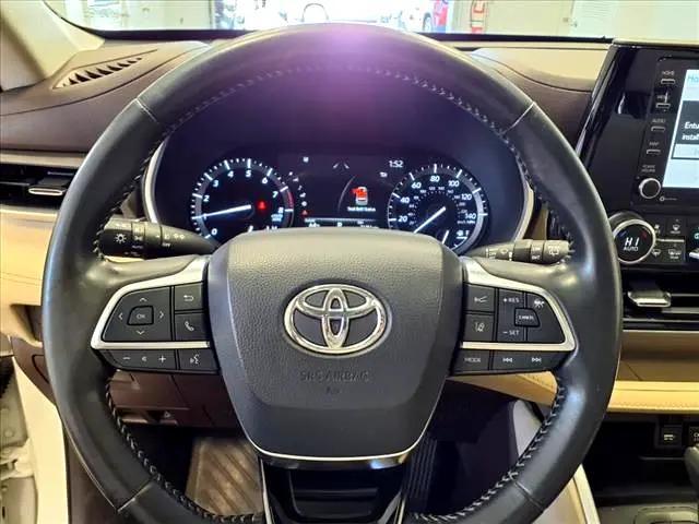 used 2021 Toyota Highlander car, priced at $31,995