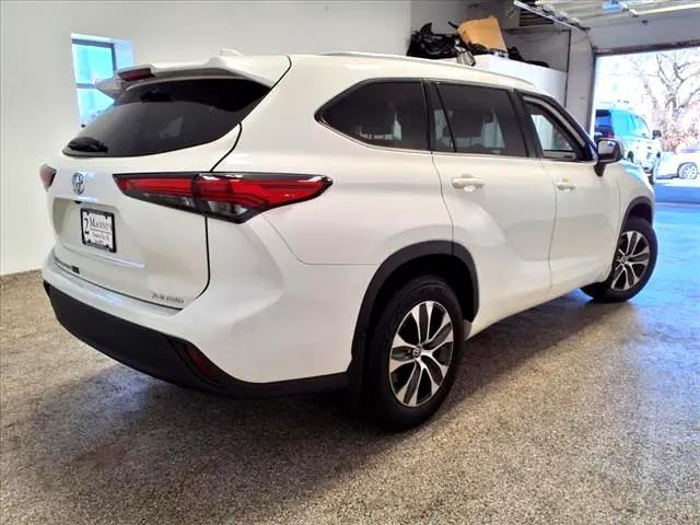 used 2021 Toyota Highlander car, priced at $31,995