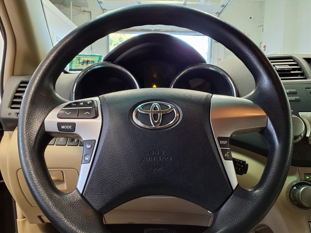used 2012 Toyota Highlander car, priced at $8,995