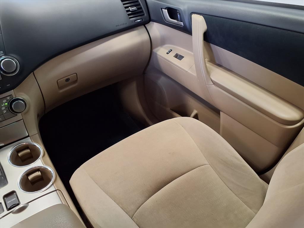 used 2012 Toyota Highlander car, priced at $8,995