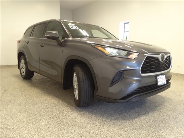 used 2020 Toyota Highlander car, priced at $27,995