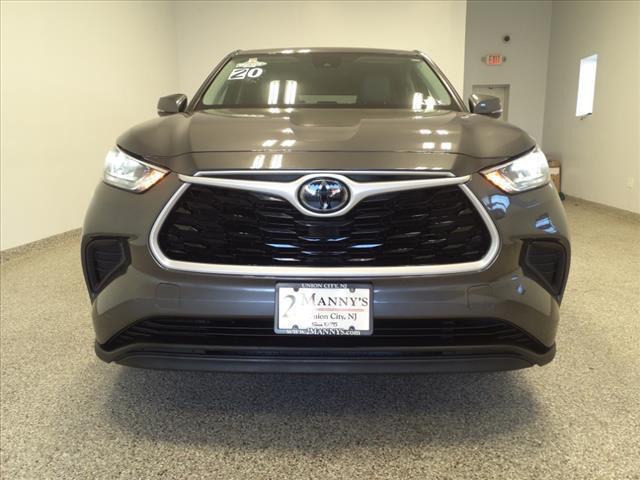 used 2020 Toyota Highlander car, priced at $27,995