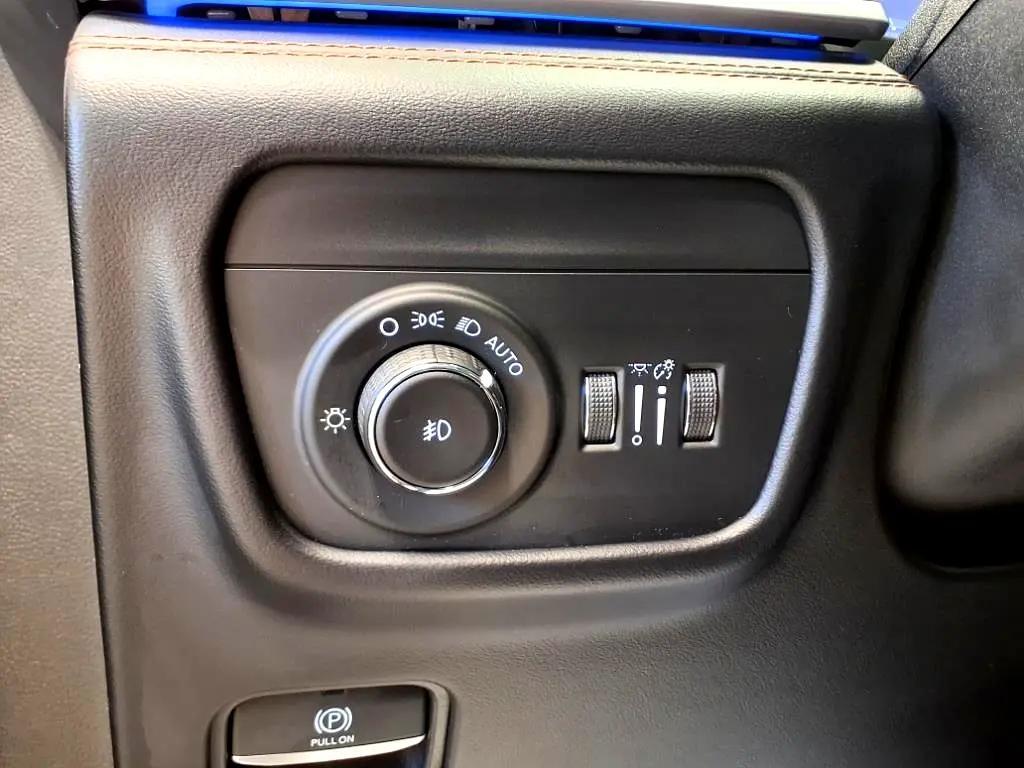 used 2022 Jeep Grand Cherokee car, priced at $37,995