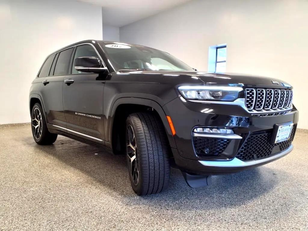 used 2022 Jeep Grand Cherokee car, priced at $37,995