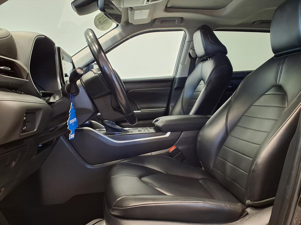 used 2021 Toyota Highlander car, priced at $27,995